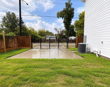 7502 Laura Koppe Road - Photo Thumbnail 18