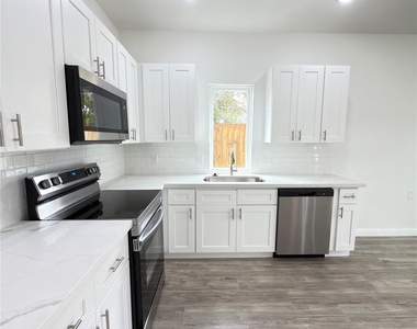 7502 Laura Koppe Road - Photo Thumbnail 2