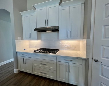9503 Crescent Mill Drive - Photo Thumbnail 6