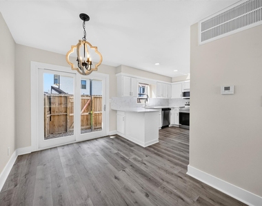 1221 Cedar Post Lane - Photo Thumbnail 4