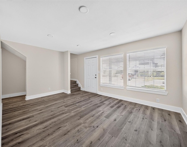 1221 Cedar Post Lane - Photo Thumbnail 3