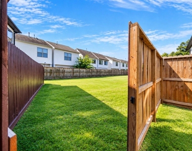1221 Cedar Post Lane - Photo Thumbnail 21