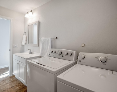 306 Foster Street - Photo Thumbnail 13