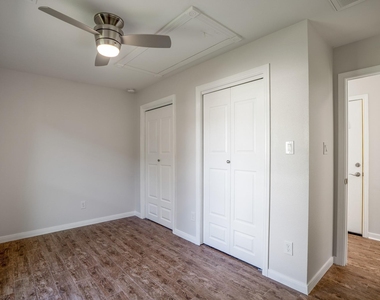 306 Foster Street - Photo Thumbnail 16
