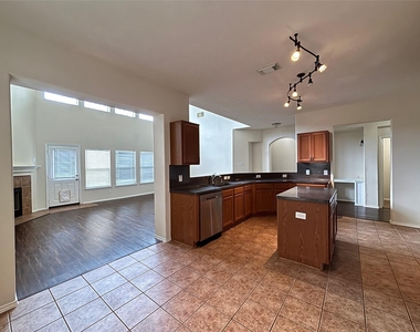 2810 Harte Court - Photo Thumbnail 6