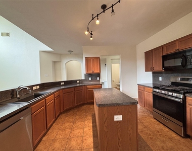 2810 Harte Court - Photo Thumbnail 8