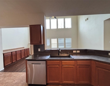 2810 Harte Court - Photo Thumbnail 9