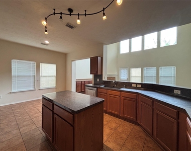 2810 Harte Court - Photo Thumbnail 12