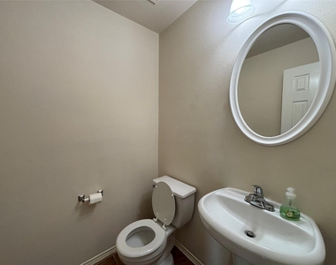 2810 Harte Court - Photo Thumbnail 25