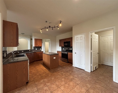 2810 Harte Court - Photo Thumbnail 7