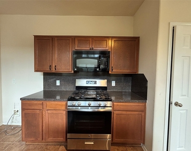 2810 Harte Court - Photo Thumbnail 10
