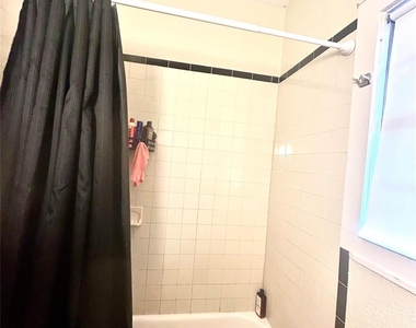 2405 Isabella Street - Photo Thumbnail 7