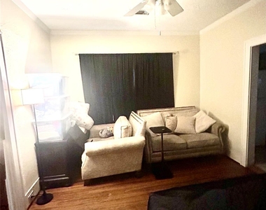 2405 Isabella Street - Photo Thumbnail 5