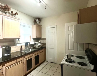2405 Isabella Street - Photo Thumbnail 3