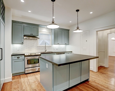 1903 W Walker Street - Photo Thumbnail 14