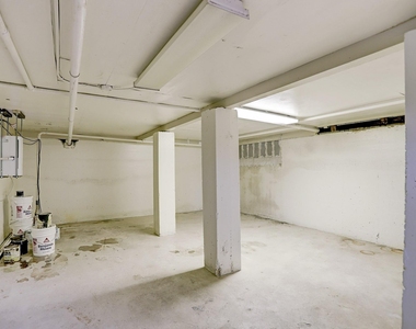 1903 W Walker Street - Photo Thumbnail 32