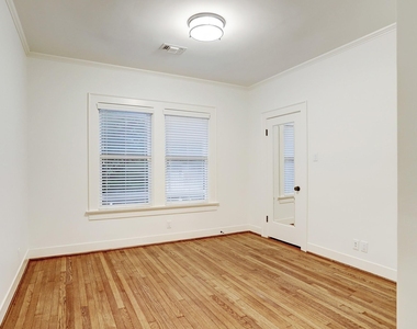 1903 W Walker Street - Photo Thumbnail 25