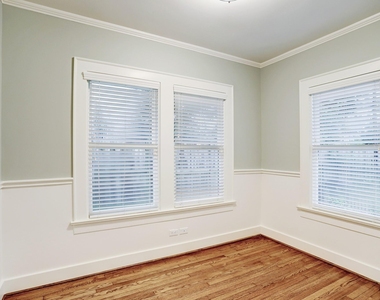 1903 W Walker Street - Photo Thumbnail 24