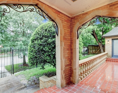 1903 W Walker Street - Photo Thumbnail 6