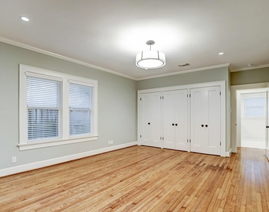 1903 W Walker Street - Photo Thumbnail 22