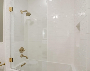 1903 W Walker Street - Photo Thumbnail 26
