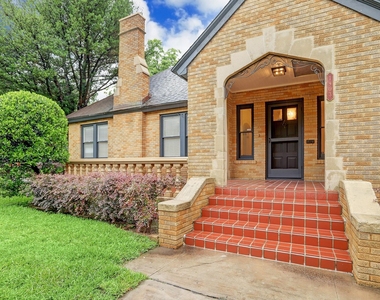 1903 W Walker Street - Photo Thumbnail 2