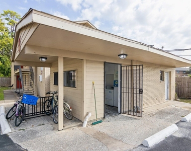 3635 N Macgregor Way - Photo Thumbnail 4