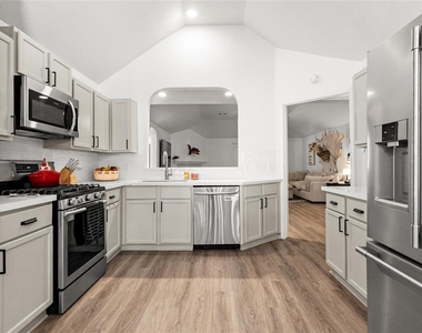 7822 Bighorn Street - Photo Thumbnail 2