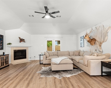 7822 Bighorn Street - Photo Thumbnail 4