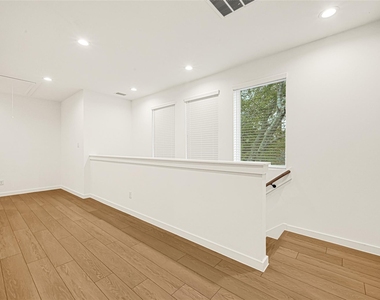 3225 Dennis Street - Photo Thumbnail 11