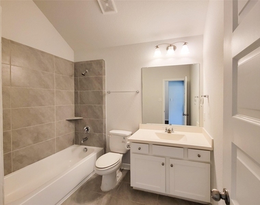 4034 Palmer Meadow Court - Photo Thumbnail 8