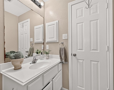 4326 Countryoaks Court - Photo Thumbnail 25