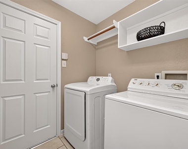 4326 Countryoaks Court - Photo Thumbnail 10