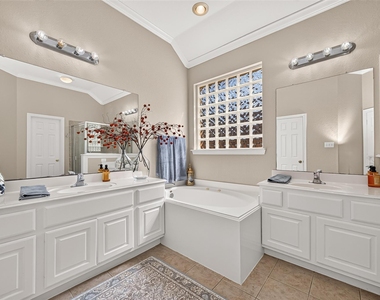 4326 Countryoaks Court - Photo Thumbnail 22