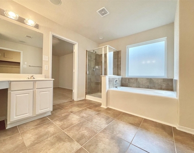3131 Single Ridge Way - Photo Thumbnail 17