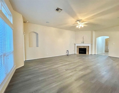 3131 Single Ridge Way - Photo Thumbnail 3
