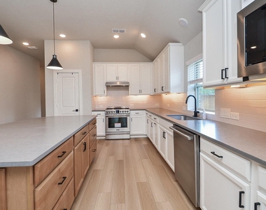 18426 Bluebird Branch Lane - Photo Thumbnail 12