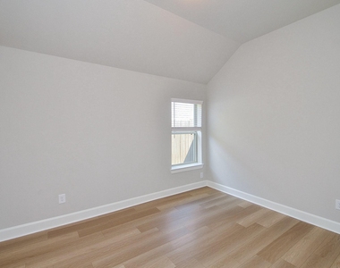 18426 Bluebird Branch Lane - Photo Thumbnail 6