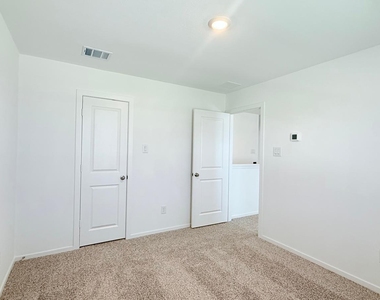 7702 Smooth Valley Court - Photo Thumbnail 7
