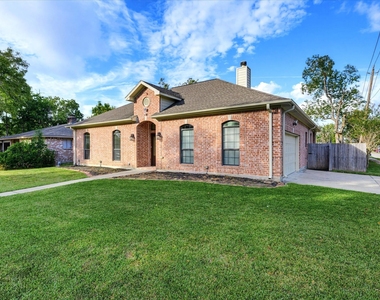 16739 Barcelona Drive - Photo Thumbnail 2