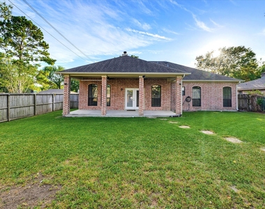 16739 Barcelona Drive - Photo Thumbnail 25