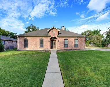 16739 Barcelona Drive - Photo Thumbnail 1