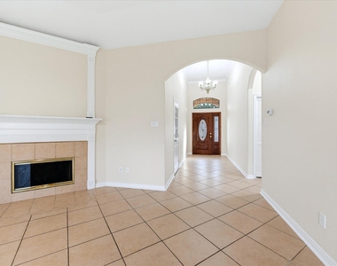 16739 Barcelona Drive - Photo Thumbnail 6
