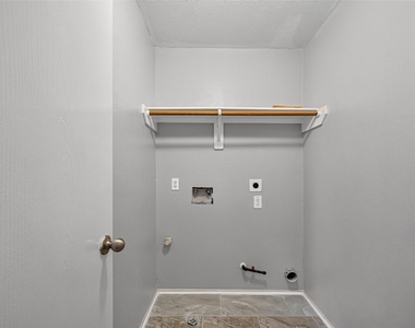 7275 Caracara Drive - Photo Thumbnail 12