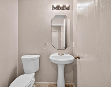 7275 Caracara Drive - Photo Thumbnail 10
