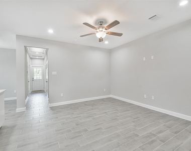 7524 E Maxroy Street - Photo Thumbnail 4