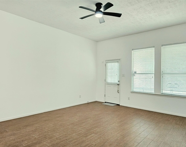 20610 Raingreen Drive - Photo Thumbnail 5
