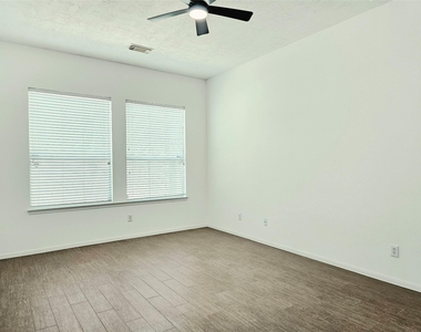 20610 Raingreen Drive - Photo Thumbnail 11