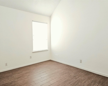 20610 Raingreen Drive - Photo Thumbnail 16