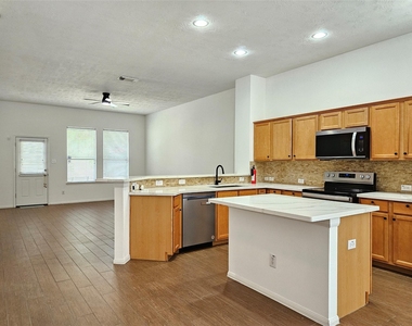 20610 Raingreen Drive - Photo Thumbnail 7